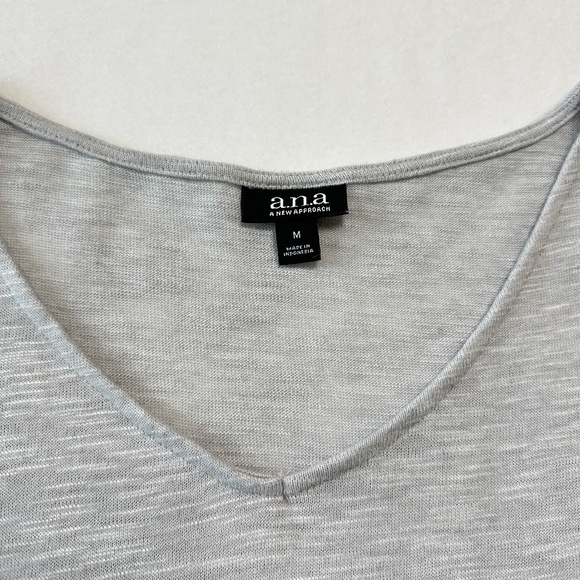 ANA A New Approach Women’s Light Grey Ruffle Sleeve V Neck Top Size Medium Short - Picture 5 of 5
